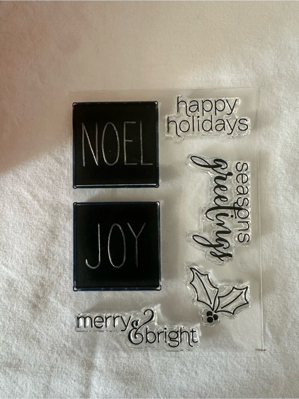 Mistletoe & Holly Holiday Stampin’ Up! Paper Pumpkin Card Kit - Red, Green - Picture 4 of 6